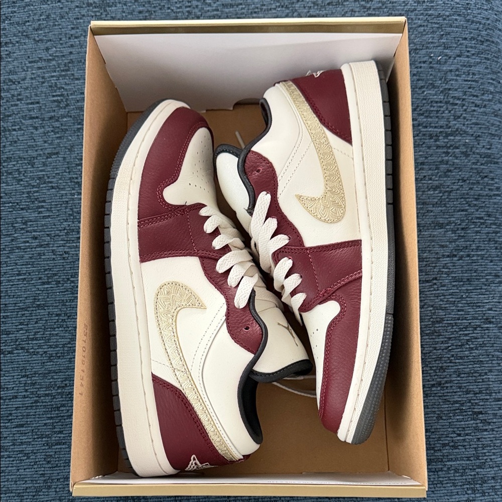 WMNS AIR JORDAN 1 LOW SE CNY